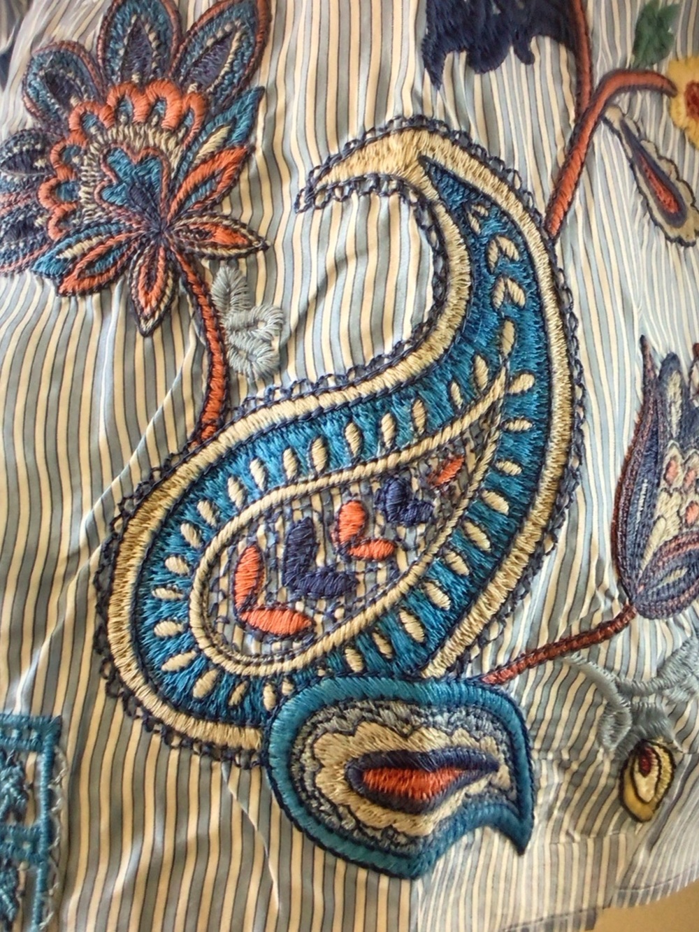 Johnny Was Light Blue Striped Embroidered Paisley V-Neck Tunic - Picture 5 of 8